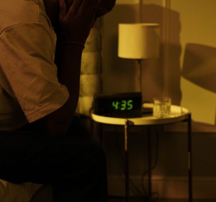 por que dormimos menos a medida que envejecemos
